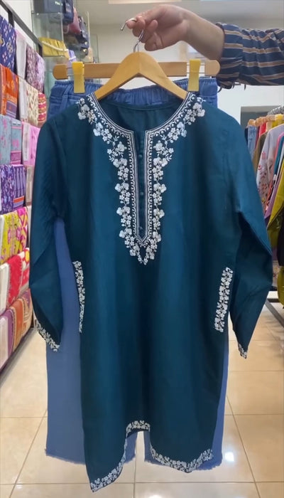 2 Pcs (Embroidery)