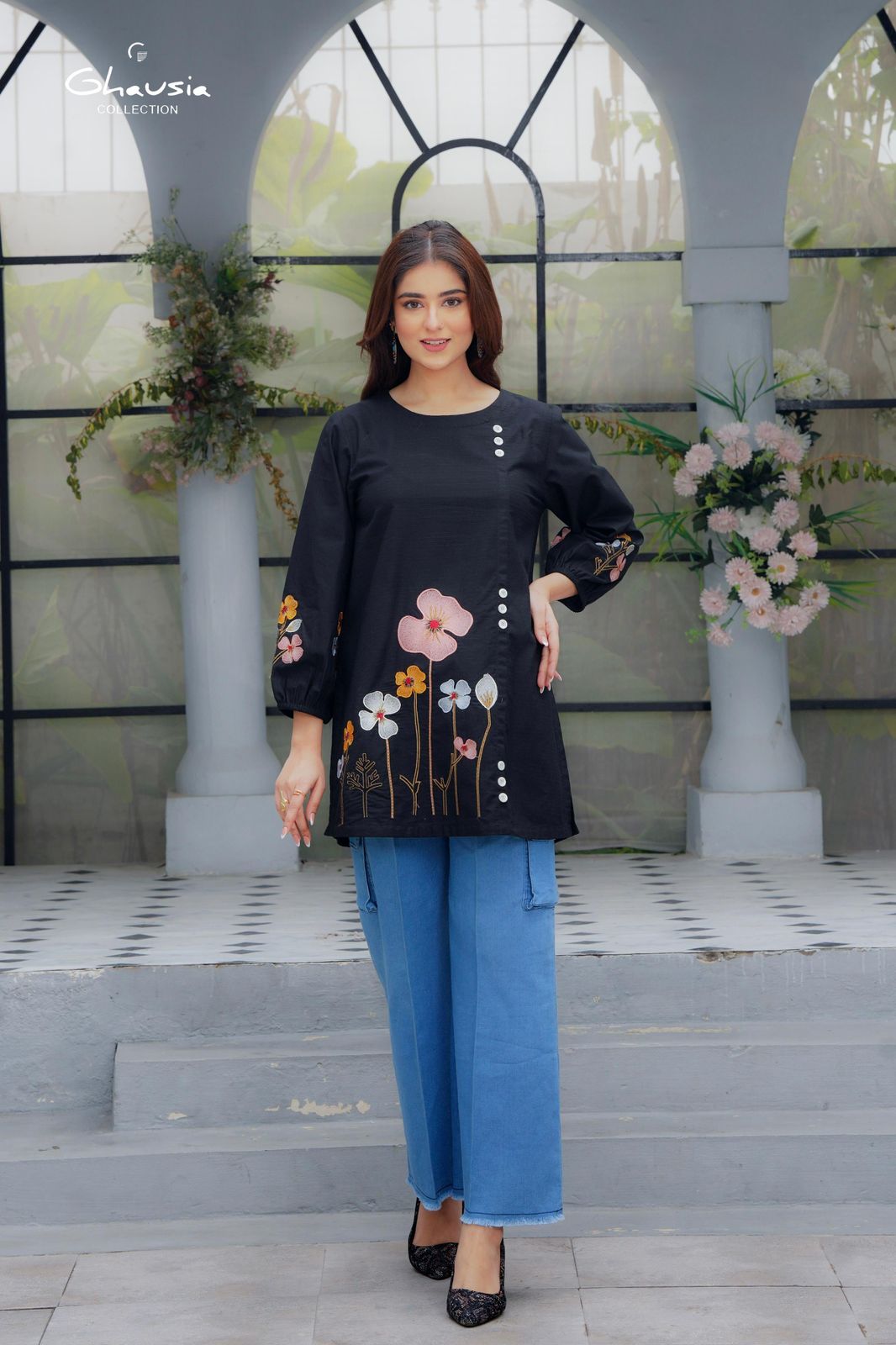 2 Pcs (Embroidery)