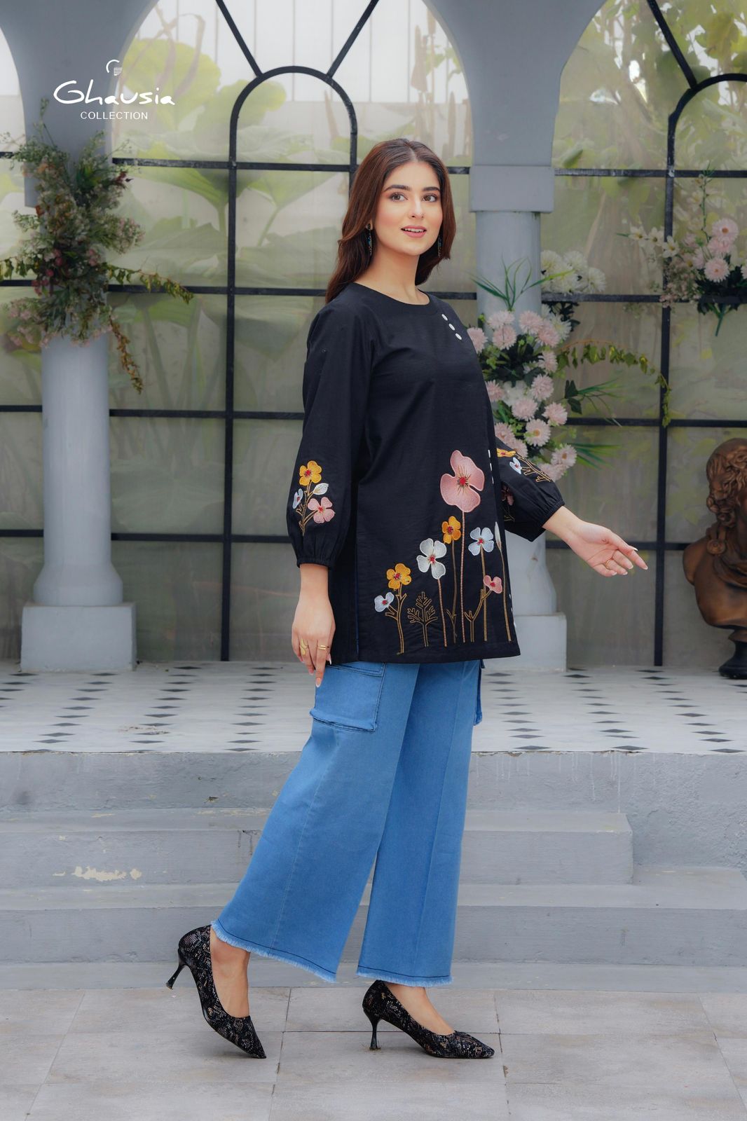 2 Pcs (Embroidery)
