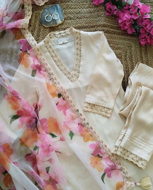 3 Pcs (Lawn)