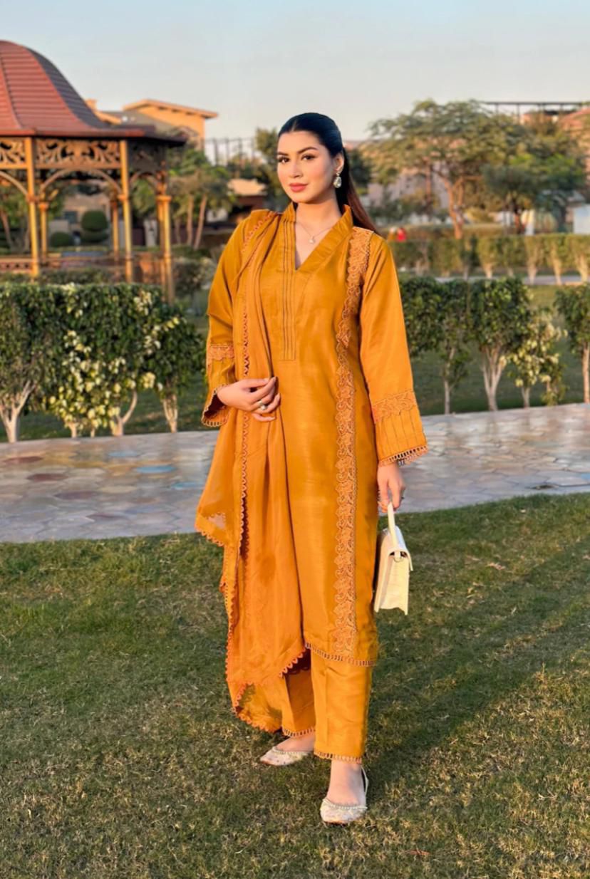 3 Pcs (Lawn)