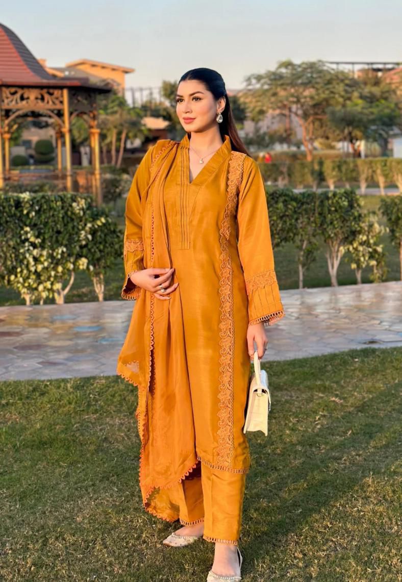 3 Pcs (Lawn)